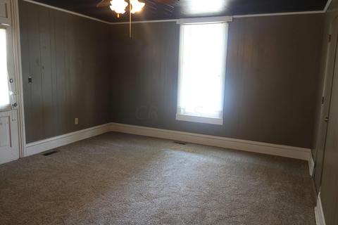 140 W Mill St, Circleville, OH 43113 photo 17