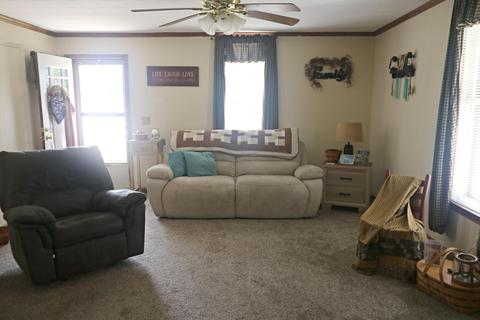140 W Mill St, Circleville, OH 43113 photo 4