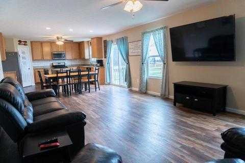 1074 Gartner Ct, Obetz, OH 43207 photo 9