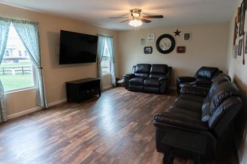1074 Gartner Ct, Obetz, OH 43207 photo 8