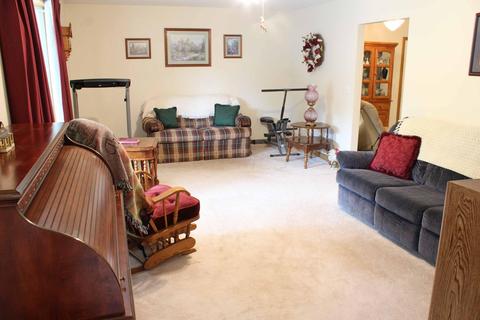 625 Edgewood Dr, Circleville, OH 43113 photo 5