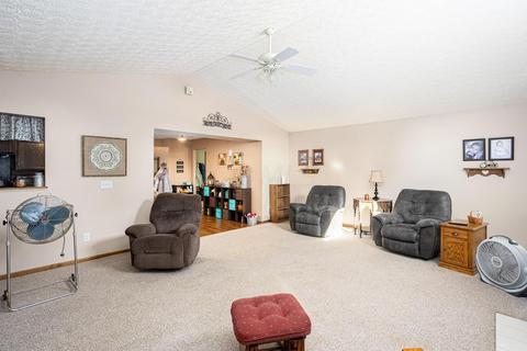 375 Hillcrest Dr, Circleville, OH 43113 photo 11