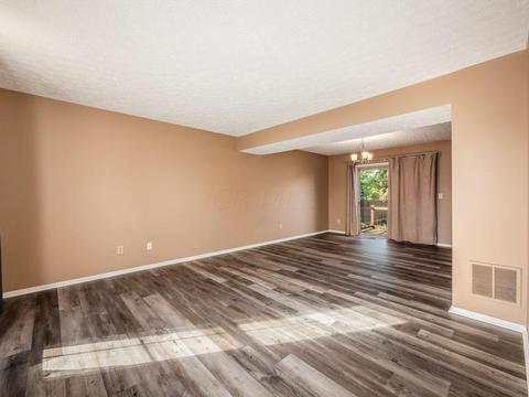 893 Bledsoe Dr, Galloway, OH 43119 photo 5