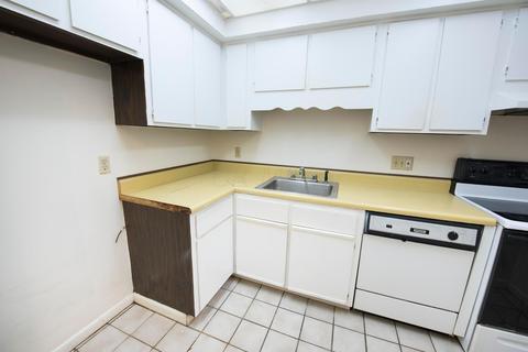 453 Shell Ct E, Whitehall, OH 43213 photo 8