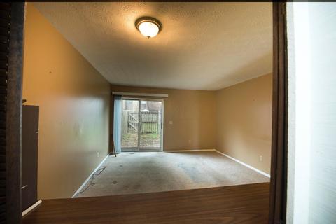 453 Shell Ct E, Whitehall, OH 43213 photo 10