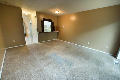 453 Shell Ct E, Whitehall, OH 43213 photo 12