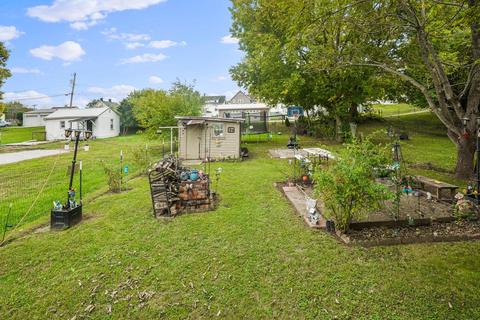451 Watt St, Circleville, OH 43113 photo 2