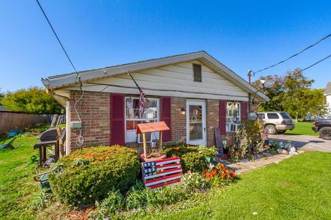 327 Keefer St, Willard, OH 44890 photo 2