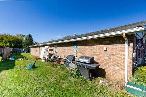 327 Keefer St, Willard, OH 44890 photo 3