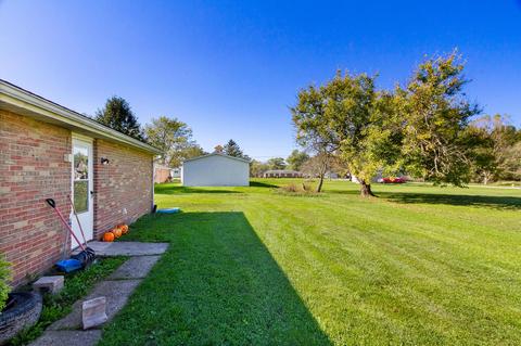 327 Keefer St, Willard, OH 44890 photo 4