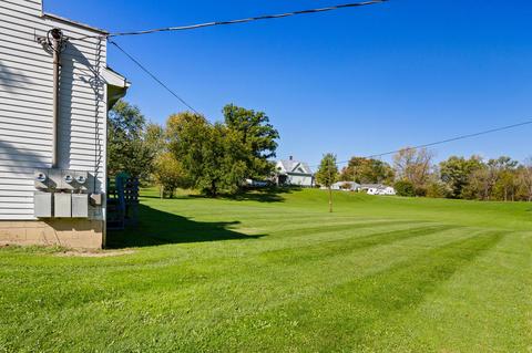 544 W Emerald St, Willard, OH 44890 photo 4