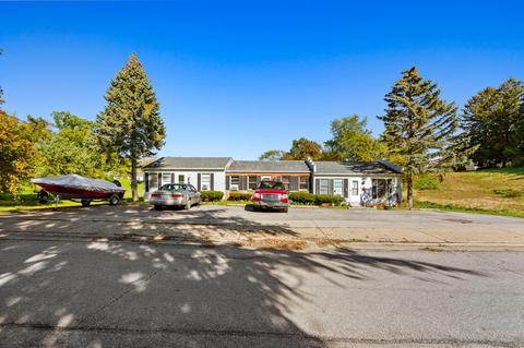 544 W Emerald St, Willard, OH 44890 photo 1