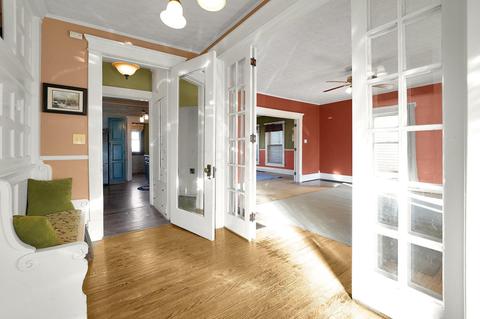 150 W Mound St, Circleville, OH 43113 photo 6