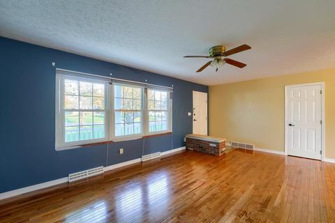 992 Circle Dr, Circleville, OH 43113 photo 6