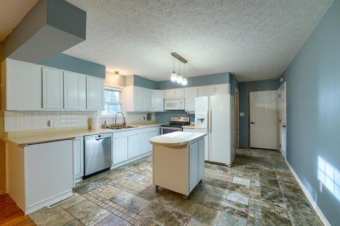 992 Circle Dr, Circleville, OH 43113 photo 12