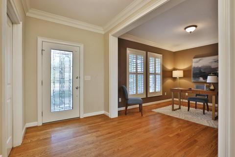 84 Walhalla Rd, Columbus, OH 43202 photo 6