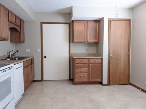 3315 Red Coach Dr, Springfield, OH 45503 photo 4
