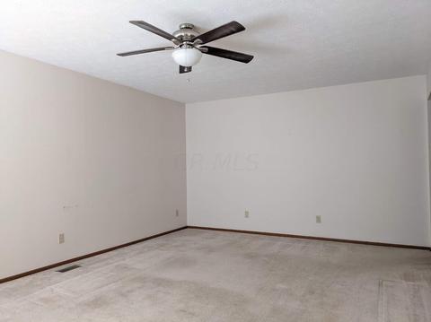 3315 Red Coach Dr, Springfield, OH 45503 photo 2