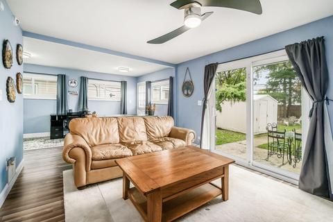 345 E Franklin St, Circleville, OH 43113 photo 4
