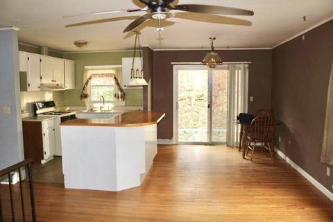 692 N Walnut St, Logan, OH 43138 photo 6