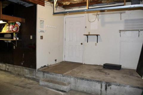 692 N Walnut St, Logan, OH 43138 photo 19
