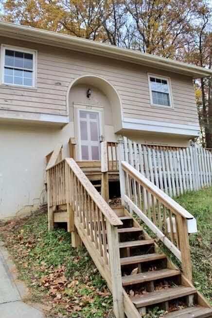 692 N Walnut St, Logan, OH 43138 photo 2