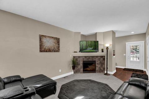 324 Woods Edge Loop, Pataskala, OH 43062 photo 9
