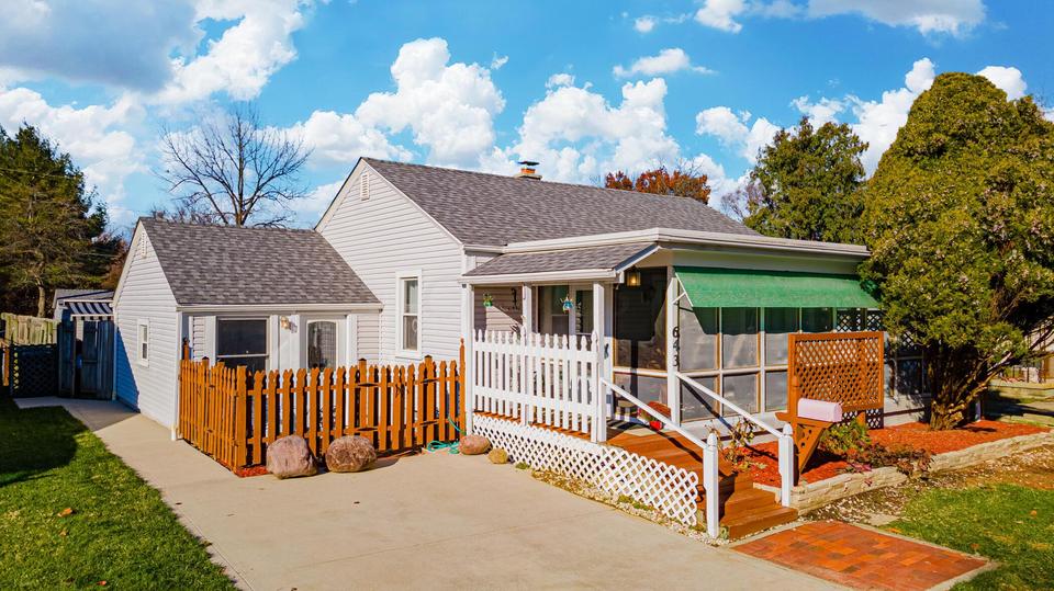 643 N Columbia Ave, Columbus, OH 43219 44 Photos MLS 221045641