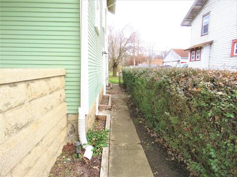 574 E Main St, Newark, OH 43055 photo 8