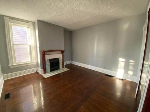 220 Watt St, Circleville, OH 43113 photo 3