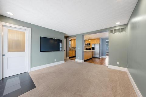 296 E Kossuth St, Columbus, OH 43206 photo 19