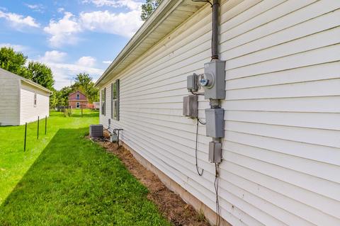 619 Pleasant St, Willard, OH 44890 photo 6