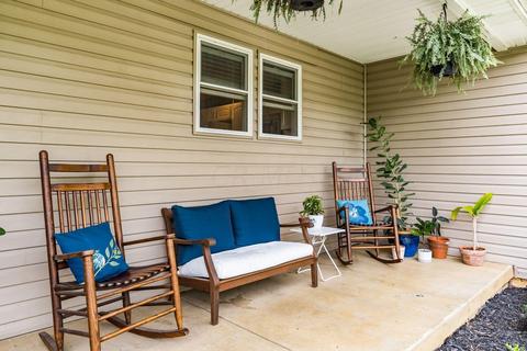 545 Eric Dr, Newark, OH 43055 photo 2