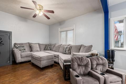 709 W Main St, Hebron, OH 43025 photo 7