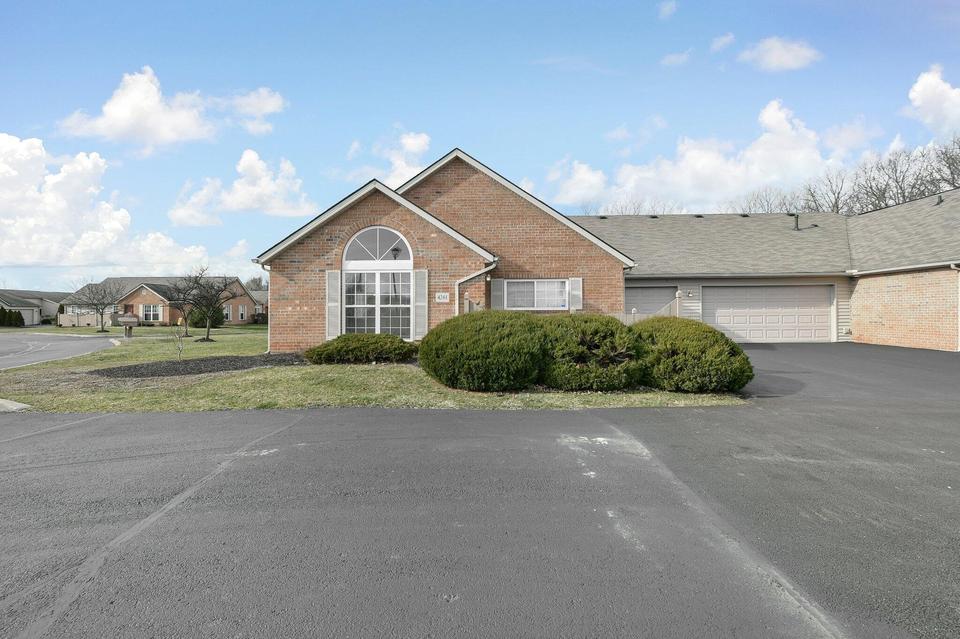 4261 Cobbleton Grove Cir, Canal Winchester, OH 43110 22 Photos MLS