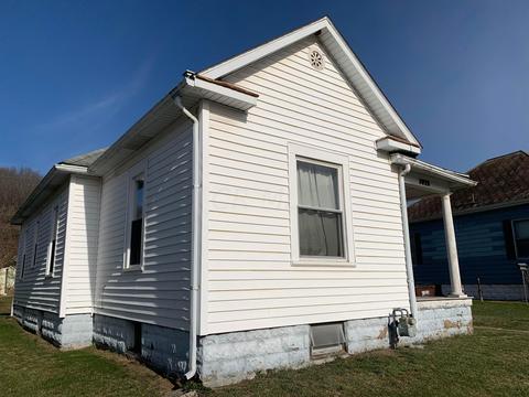 1078 3rd St, Logan, OH 43138 photo 2
