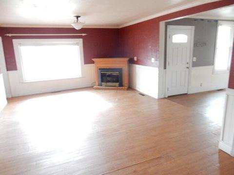 92 E 6th St, Fredericktown, OH 43019 photo 3