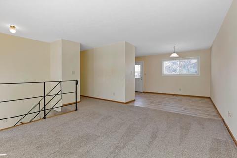 1921 Woodcrest Rd, Columbus, OH 43232 photo 9