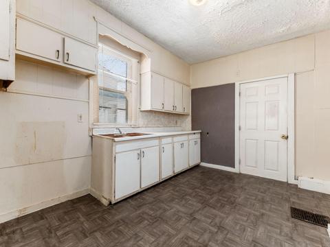 355 S Eureka Ave, Columbus, OH 43204 photo 10