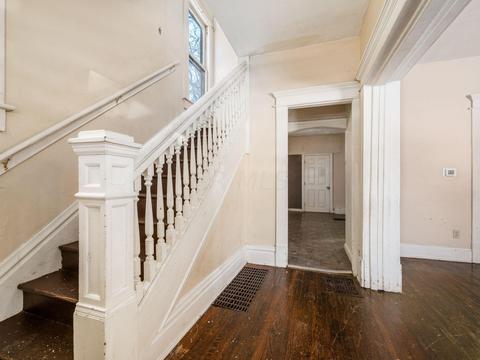 355 S Eureka Ave, Columbus, OH 43204 photo 3