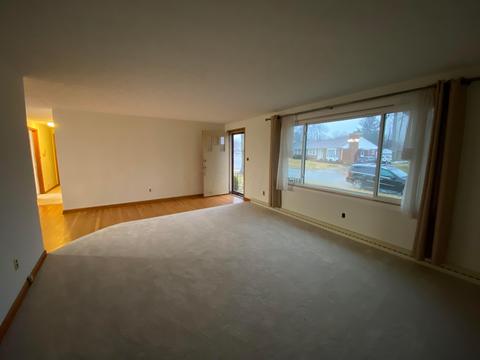 2545 Cavins Dr, Springfield, OH 45503 photo 2