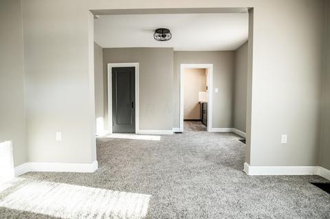 146 E Mill St, Circleville, OH 43113 photo 8