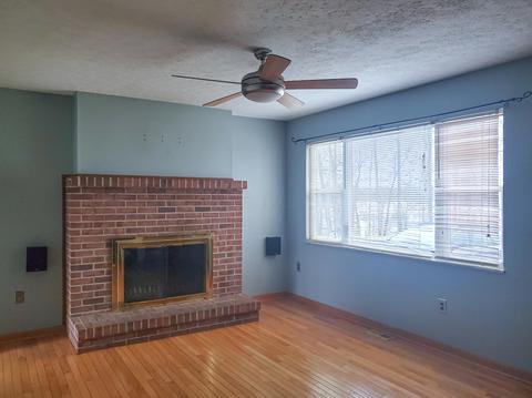 138 Maple Ave, Jackson, OH 45640 photo 2