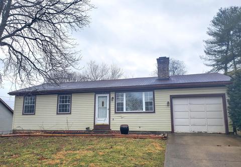 138 Maple Ave, Jackson, OH 45640 photo 1