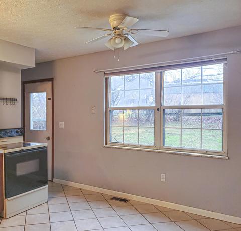 138 Maple Ave, Jackson, OH 45640 photo 6