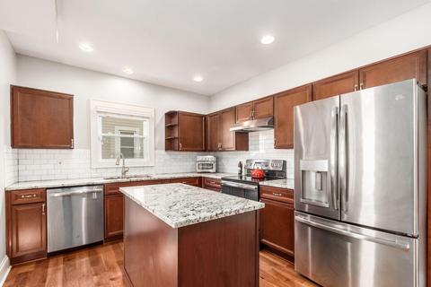 220 E Pacemont Rd, Columbus, OH 43202 photo 6