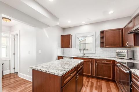 220 E Pacemont Rd, Columbus, OH 43202 photo 9