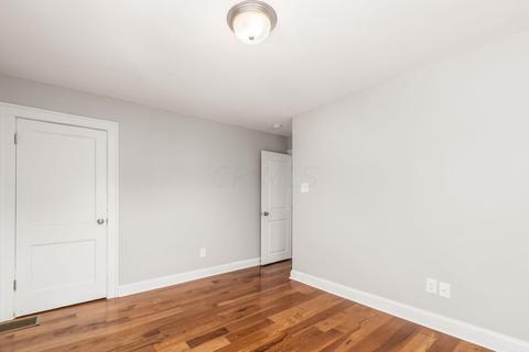 220 E Pacemont Rd, Columbus, OH 43202 photo 23