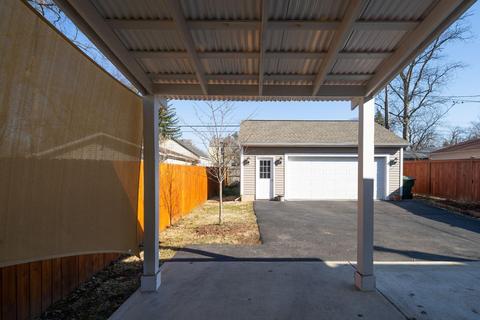220 E Pacemont Rd, Columbus, OH 43202 photo 32