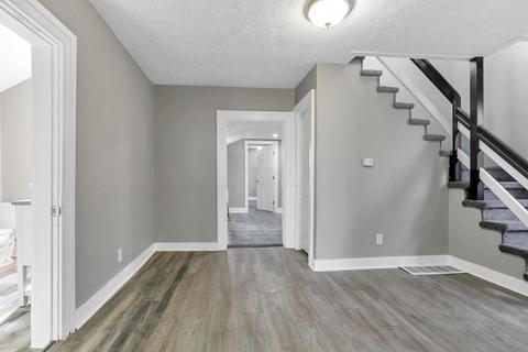 221 E Mound St, Circleville, OH 43113 photo 7